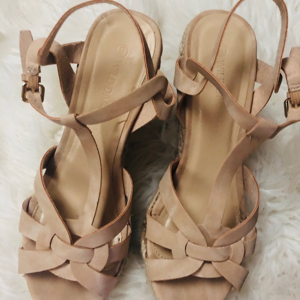 BRAND NEW WEDGES💕